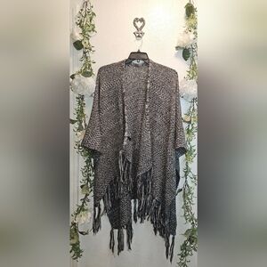 Shawl black,white and gray